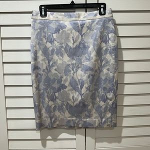 Banana Republic Silk Floral pencil skirt size 2